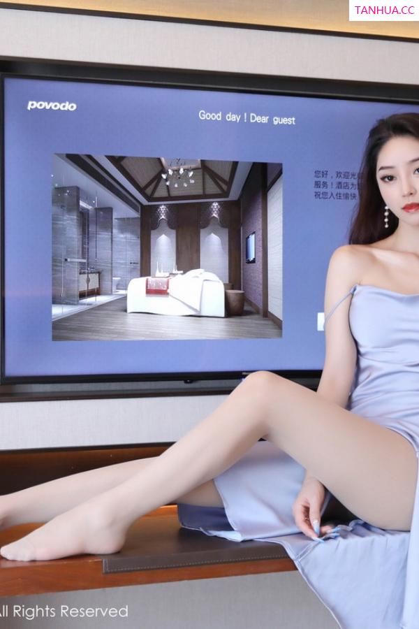   [XiuRen]高清写真图 2023.09.11 No.7365 苏曼兮 长裙丝袜第11张图片
